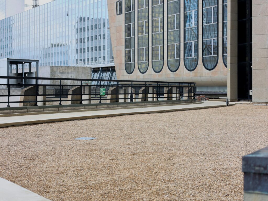Terrasse rénovée à La Défense par Imper France