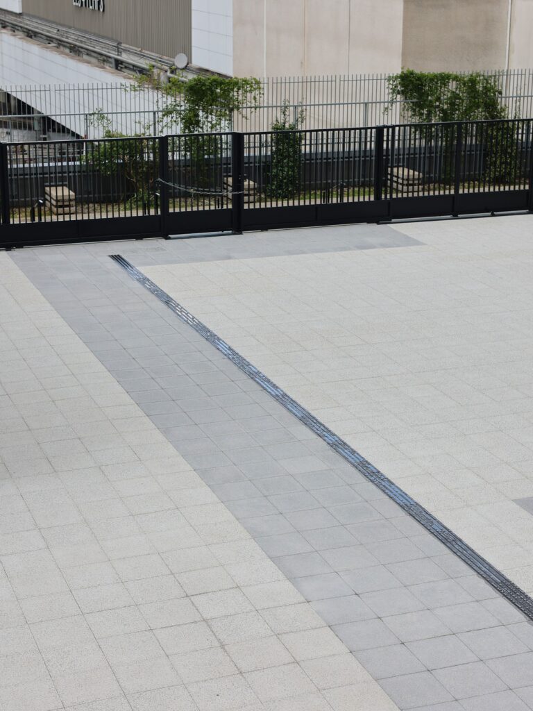 Terrasse rénovée à La Défense par Imper France
